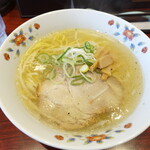 おんじき庭本 - 料理写真:旨塩ラーメン（870円）