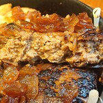 POTATO BASE58 - TABLE BAR POTATO BASE 58 ＠茅場町 粗挽き肉がびっしり詰まって肉々しい鉄板ハンバーグ