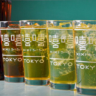 A wide variety of drinks including Taiwanese brand whiskey and Taiwanese tea.