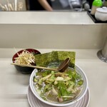 ラーメンショップ 椿 - ラーメン＋セロリの異種格闘技