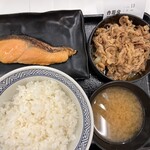 吉野家 - 牛鮭定食