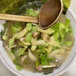 ラーメンショップ 椿 - 麺が見えないとコレがラーメンだとは思わない。