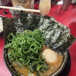 豚骨醤油ラーメン 王道家 - 