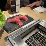 Yokohama Yakiniku Kintan - 和牛の握り寿司