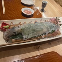 対馬のどぐろとイカ活き造り 博多 魚蔵 都ホテル店 - 