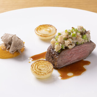 クラシックなソースには欠かせない丁寧な出汁づくり