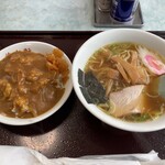 Kikusuiken - 半ラーメン 500円、ミニカレー 300円