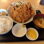 お食事処よろづ - まんぷくチキンカツ定食