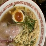 麺屋 必道 - 味玉　火の通りはドンピシャ　チャーシューは美味しいけど調和という点でややズレる　それほど邪魔はしないけど、旨さの主張のベクトルが麺とは少し違う