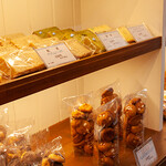 ベア・ベア - いろいろな味のシフォンケーキ