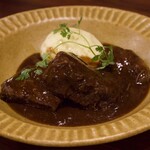 Bistro Brown - 【1日限定3食】牛肉の赤ワイン煮込み