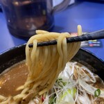 Ramen Unari - 麺は太麺