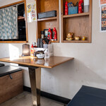 ベトナム居酒屋さるちゃん - テーブル