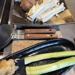 Tsukishima Monja Juugoya - アスパラ焼きとキノコのバター焼き