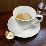 キッチン ブルー グローブ - ミルクを入れます