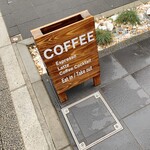 BLUEM COFFEE COUNTER - 松陰神社通り側に置いてあったお店の立て看板