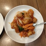 中華料理 美中味 - 揚げ白身魚の甘酢かけ¥