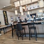 回転寿司 余市番屋 - カウンター席