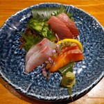 Omoya Shokudou Ittam Momme - 鮮魚三種盛り合せ