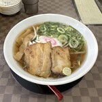 らーめん 福だるま - 中華そば(750円、斜め上から)