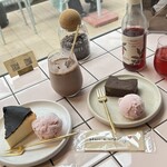 SACYA - チョコテリーヌ +トッピングストロベリーアイス
            オーガニックザクロソーダ
            
            バスクチーズケーキ +トッピングストロベリーアイス
            スペシャルティココア