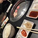 Yakiniku Aru Nijuukyuu - 