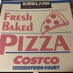 COSTCO - ジャンボなピザも定番