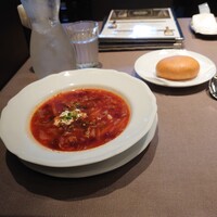 Russian Restaurant ROGOVSKI 銀座 - ウクライナ風ボルシチとピロシキ