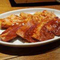 ANIKU produced by 新井屋 - 本日のホルモン2種類盛り合わせ﻿  (手前 ハツ、シマチョウ)﻿ 　コースから