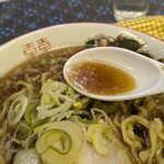 Ramen Oka Mura - スープは醤油