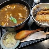 日本橋 やぶ久 - 黒豚のカレー南蛮そば1500円 イカ天の小丼650円