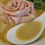 La Maison du Ramen ビスク - 牡蠣塩ラーメンのスープ