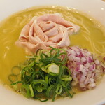 La Maison du Ramen ビスク - 牡蠣塩ラーメン。左麺