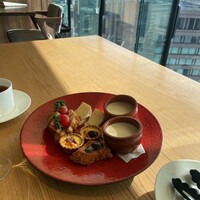 The Living Room with SKY BAR - 