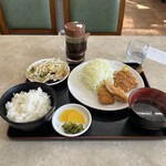 Tanakaya - R5.12  日替わりランチ　①ヒレかつ・いかフライ定食(やさい炒め付き)