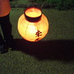 未在 - お弟子さんが二人、提燈を提げて公園下まで見送り