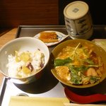 調布 清水 - さつまいも御飯、鶏と白菜の玉子とじ