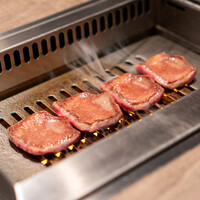 焼肉うしごろ 池袋店 - 究極の黒タン 厚切り