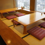 和食処 兼六 - 小上がり席は３テーブル