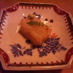 真鯛の骨出汁　葛餅揚げ  鯛の旨みが、葛餅に濃縮されていて、凄い旨みを感じさせます