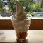 峰山ハチミツ - はちみつヨーグルトソフト380円