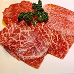 YAKINIKU 八山牛 - 