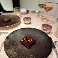 ベージュ アラン・デュカス 東京 - 