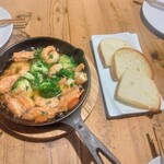 ワインノルイスケ るいすけ2号店 - 天使の海老アヒージョ