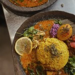 URa あいがけスパイスカレー - 料理写真:あいがけスパイスカレー