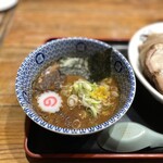 松戸中華そば 富田食堂 - つけ汁