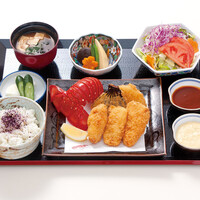ミックスフライ定食