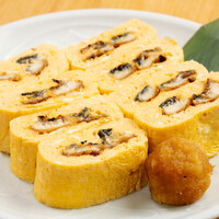 う巻（うなぎが入った玉子焼き）