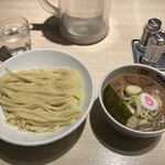 東京アンダーグラウンドラーメン 頑者 - 