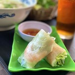 GIA DINH - ・セットA 990円/税込
(生春巻き1本、鶏肉フォー、烏龍茶)